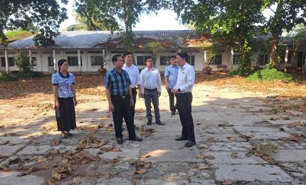 Sáng ngày 17/4, đồng chí Nguyễn Hoàng Kha, Bí thư Đảng ủy xã Tân Hội, đã dẫn đầu đoàn giám sát cùng các đơn vị, gồm đồng chí Nguyễn Minh Ngọc - Phó bí thư, Chủ tịch UBND xã, đồng chí Lê Kiều Trang - Ủy viên Ban Thường vụ, Trưởng phòng Kinh tế xã, đồng chí Phan Trọng Nghĩa - Giám đốc Trung tâm Dịch vụ Tổng hợp xã, và các đơn vị liên quan, tiến hành khảo sát và làm việc với các đơn vị nhằm định hướng đầu tư, xây dựng, sửa chữa cơ sở vật chất cho các công trình thiết yếu trên địa bàn.